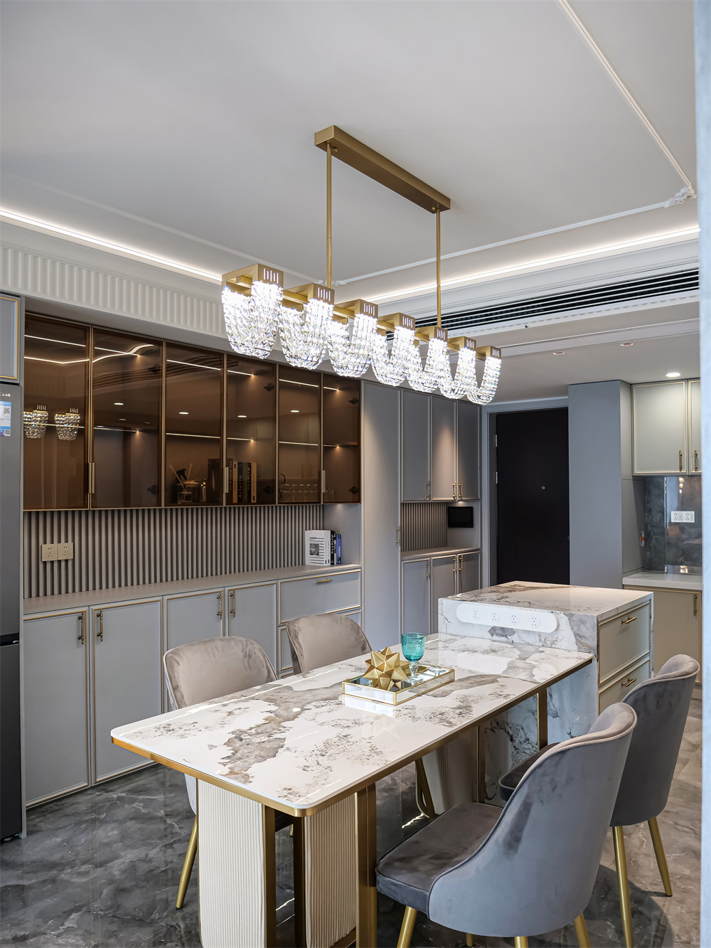 储物柜滇池晴翠 105㎡  法式轻奢