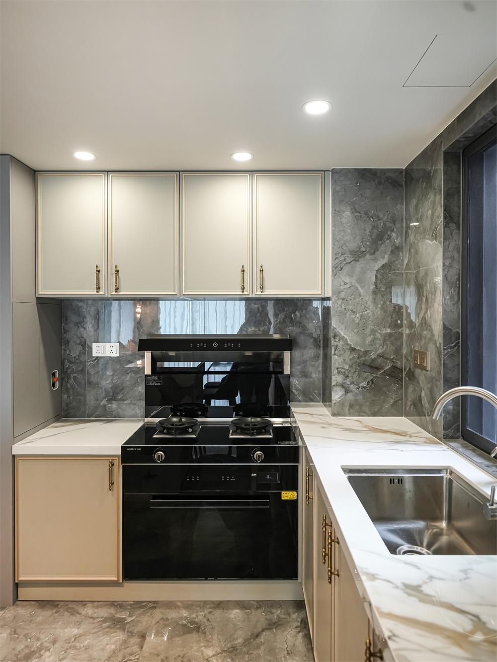 储物柜滇池晴翠 105㎡  法式轻奢